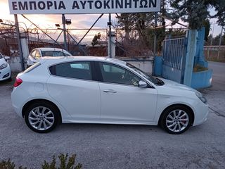 Alfa Romeo Giulietta 2011-thumb-6