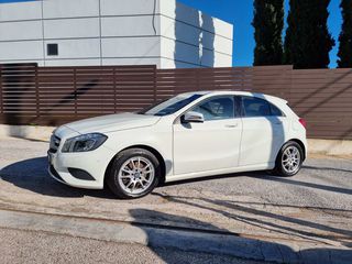 Mercedes-Benz A 180 '13  Urban 7G-DCT