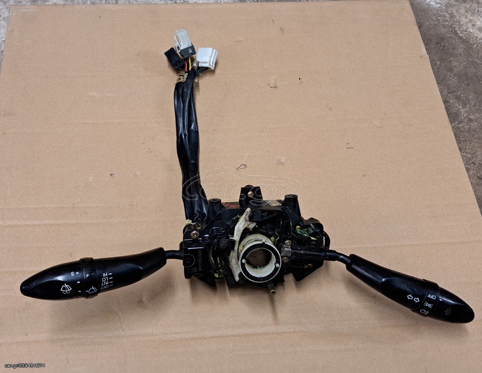 Διακόπτης φλας από Hyundai Coupe 1.6 99 μοντέλο. 