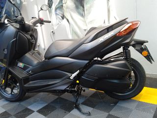 Yamaha XMAX 300 2023-thumb-4