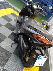Yamaha XMAX 300 2023-thumb-5