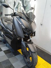 Yamaha XMAX 300 2023-thumb-13