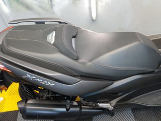 Yamaha XMAX 300 2023-thumb-17