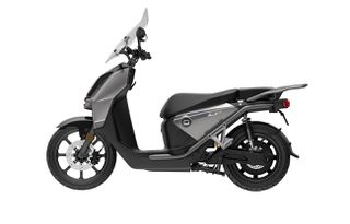 Ηλεκτρικό SCOOTER SUPER SOCO CPA/CPX 4000W Ασημί (2πλη Μπατ) L3E-A1 60V/45AH X 2