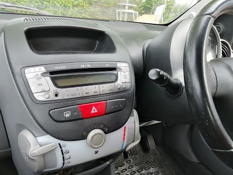 Ραδιοφωνο Toyota aygo - Citroen c1 - Peugeot 108  μαζι με την προσοψη