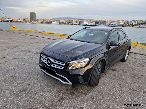 Mercedes-Benz GLA 180 '19