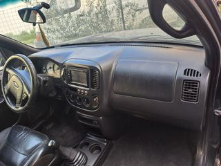 Ford Maverick  '03-thumb-5