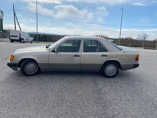 Mercedes-Benz E 200 1990-thumb-3