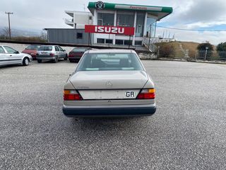 Mercedes-Benz E 200 1990-thumb-5