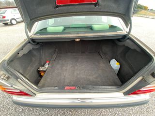 Mercedes-Benz E 200 1990-thumb-10