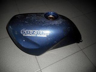  Suzuki Bandit GSF 250/400 1992 /1996 Ντεπόζιτο/Ρεζερβουάρ Βενζίνης σε καλή κατάσταση!!!