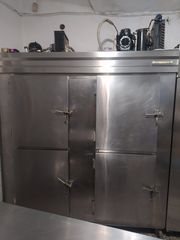 Ψυγείο θάλαμος συντήρηση και κατάψυξη με διαστάσεις 220χ80χ220  .
