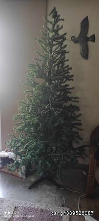 Χριστουγεννιάτικο δέντρο με φάτνη