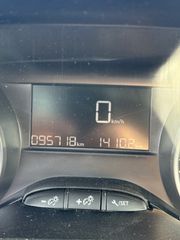 Peugeot 208 2017-thumb-7