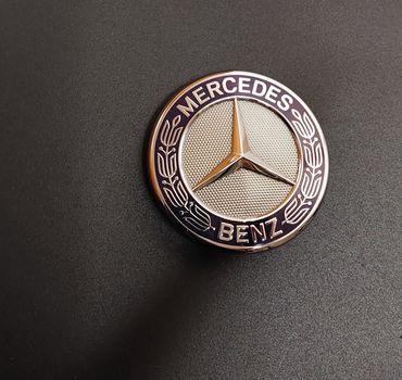 Γνήσιο Mercedes σήμα 2188170116