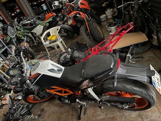 KTM 390 Duke 2016-thumb-2