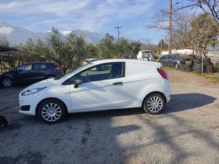 Ford Fiesta 2015-thumb-1