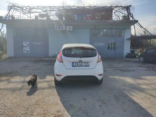 Ford Fiesta 2015-thumb-2