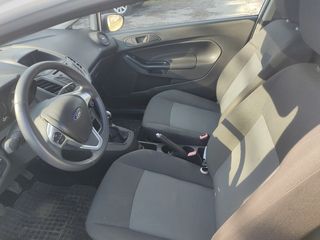 Ford Fiesta 2015-thumb-6