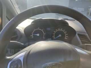 Ford Fiesta 2015-thumb-7