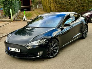 Tesla Model S '16 85D Performance