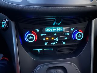 Ford Kuga 2017-thumb-16