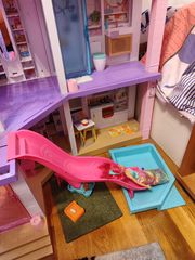 Πωλείται το μεγάλο σπίτι της Barbie 