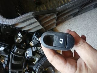 ΔΙΑΚΟΠΤΗΣ ΠΑΡΑΘΥΡΩΝ CITROEN C3 2002' - 2009