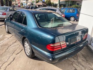 Mercedes-Benz E 200 2000 Compressor Classic-thumb-1