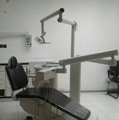 Πωλείται μεταχειρισμένη οδοντιατρική έδρα 