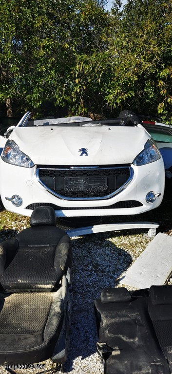 PEUGEOT 208 2019