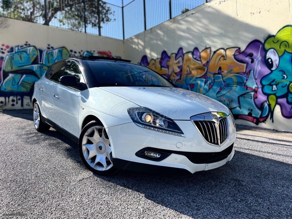 Lancia Delta 2010 Platinum Oro Auto Panorama