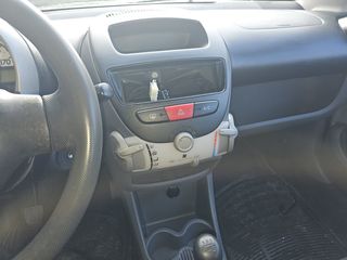 Toyota Aygo 2008-thumb-9