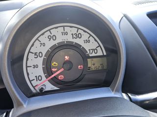 Toyota Aygo 2008-thumb-10