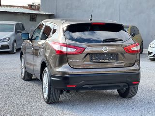 Nissan Qashqai 2015 1.2 DIG-T ACENTA-thumb-1