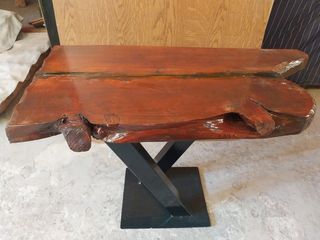 Ξεχωριστό τραπέζι από μασίφ ξύλο