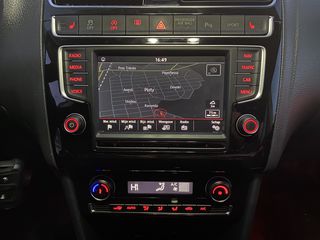 Volkswagen Polo 2015 1.4 tdi full extra blue motion-thumb-5
