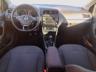 Volkswagen Polo 2015 1.4 tdi full extra blue motion-thumb-7