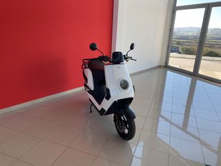 Niu 2022 NQi Cargo-thumb-1