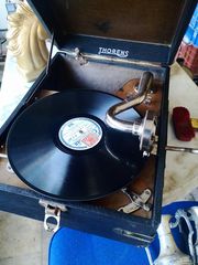 Γραμμόφωνο της Thorens, λειτουργικό.