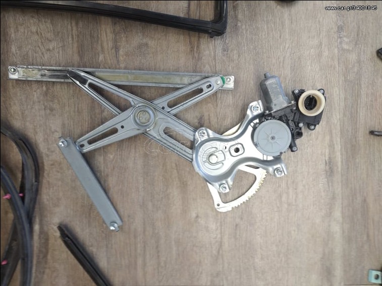 ΓΡΥΛΛΟΣ ΜΕ ΜΟΤΕΡ ΕΜΠ. ΑΡ. TOYOTA YARIS 09-14