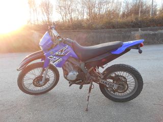 YAMAHA XT125X