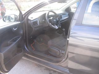 Kia Rio 2017 1.4 CRDi 90 Spirit-thumb-4