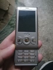 Sony Ericsson W595 