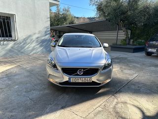 Volvo V40 2015