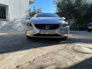 Volvo V40 2015-thumb-1