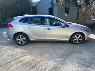 Volvo V40 2015-thumb-2
