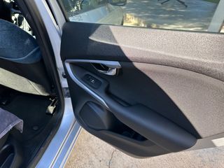 Volvo V40 2015-thumb-12