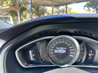 Volvo V40 2015-thumb-25