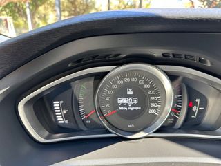 Volvo V40 2015-thumb-26